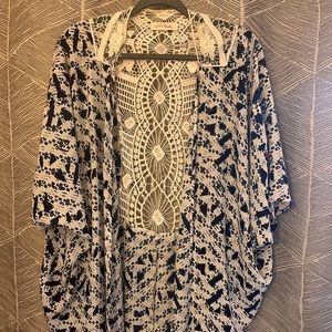 💙 Blue & white shawl or beach cover up